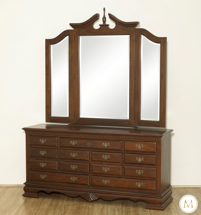 Mahogany Sheraton Style Dresser w/ Mirror