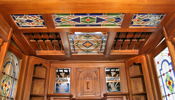 London Canopy Pub Bar Set w leaded Stained Glass Doors