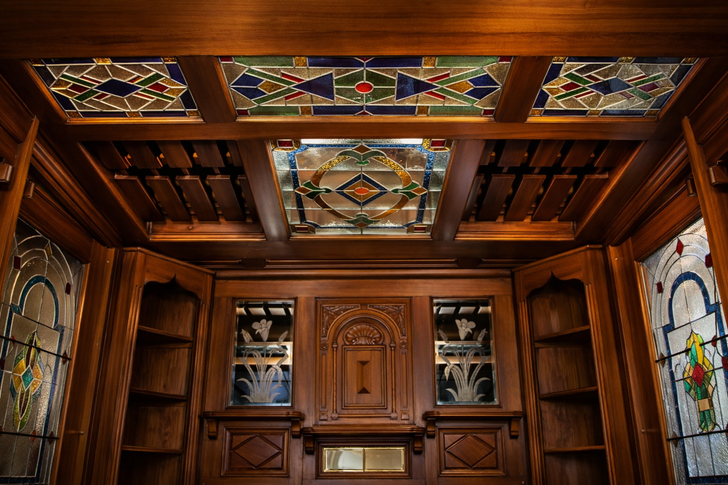 8.5ft Victorian Canopy Pub Bar w/ Stained Glass Doors