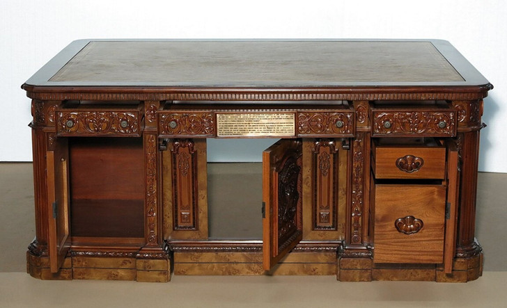 6ft Mappa Burl Inlay Resolute Oval Office Desk