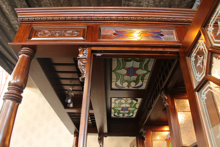 8.5ft Canopy Pub Bar w/ Leaded Stained Glass Doors