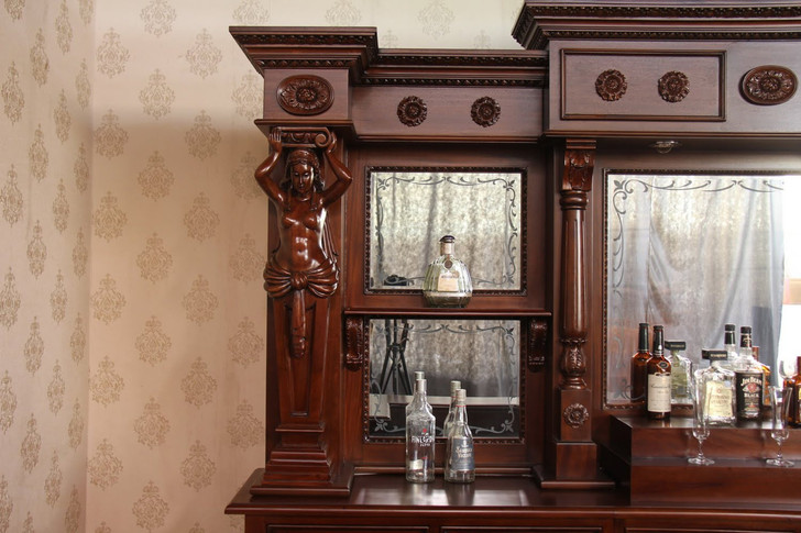 10.5ft Mahogany/Walnut Victorian Lady Saloon Bar
