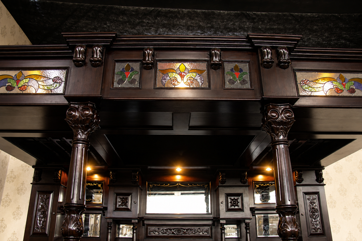 11ft  Dark Mahogany Walk-in Canopy Pub Bar w/ Stained Glass