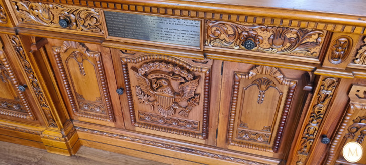 7ft Light Mahogany Resolute Desk Replica