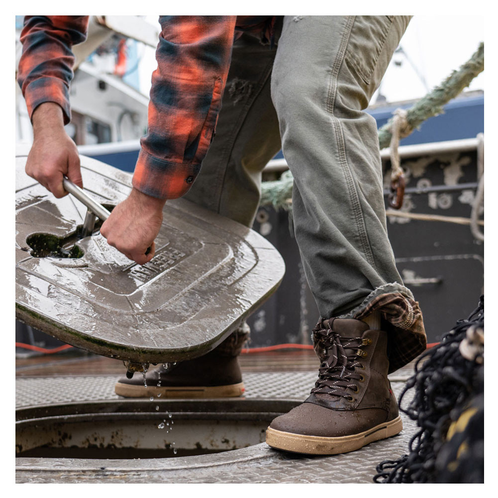 XTRATUF Men 6in ADB Leather Lace Boots LAL-900-BRN