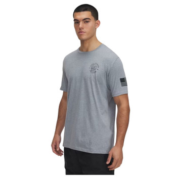 UNDER ARMOUR Men's Freedom Skull Steel Light Heather/Black SS Shirt (1389926-035)