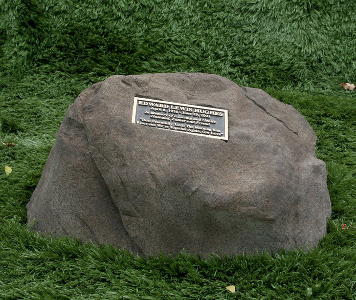 Wilson Cast Stone Pet Memorial Rock with Bronze Plaque - Optional Cremation Urn