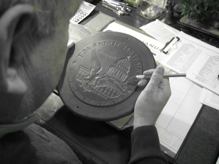 Police Hero Medallion Bronze Snap Top Cremation Urn