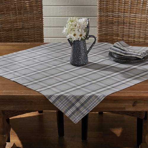 HARTWICK TABLE TOPPER 36X36