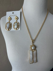 Mother of Pearl Earring and Necklace Set | NWT Mother of Pearl Earring and Necklace Set | NWT