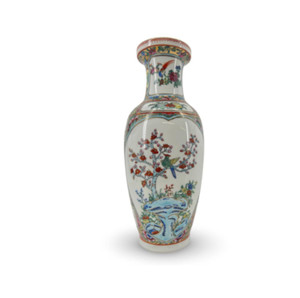 Vintage Chinese Zhongguo Jingdezhen Zhi Hand Painted Vase | 10" H | Famille Rose | Antique Vintage Chinese Zhongguo Jingdezhen Zhi Hand Painted Vase | 10" H | Famille Rose | Antique