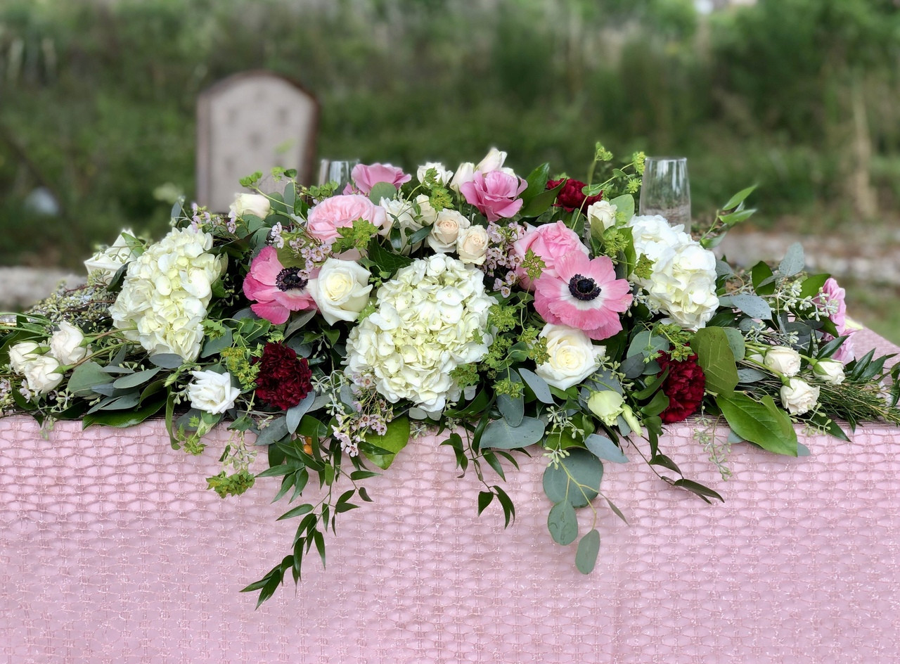 Vintage Opulence Sweetheart Table Arrangement