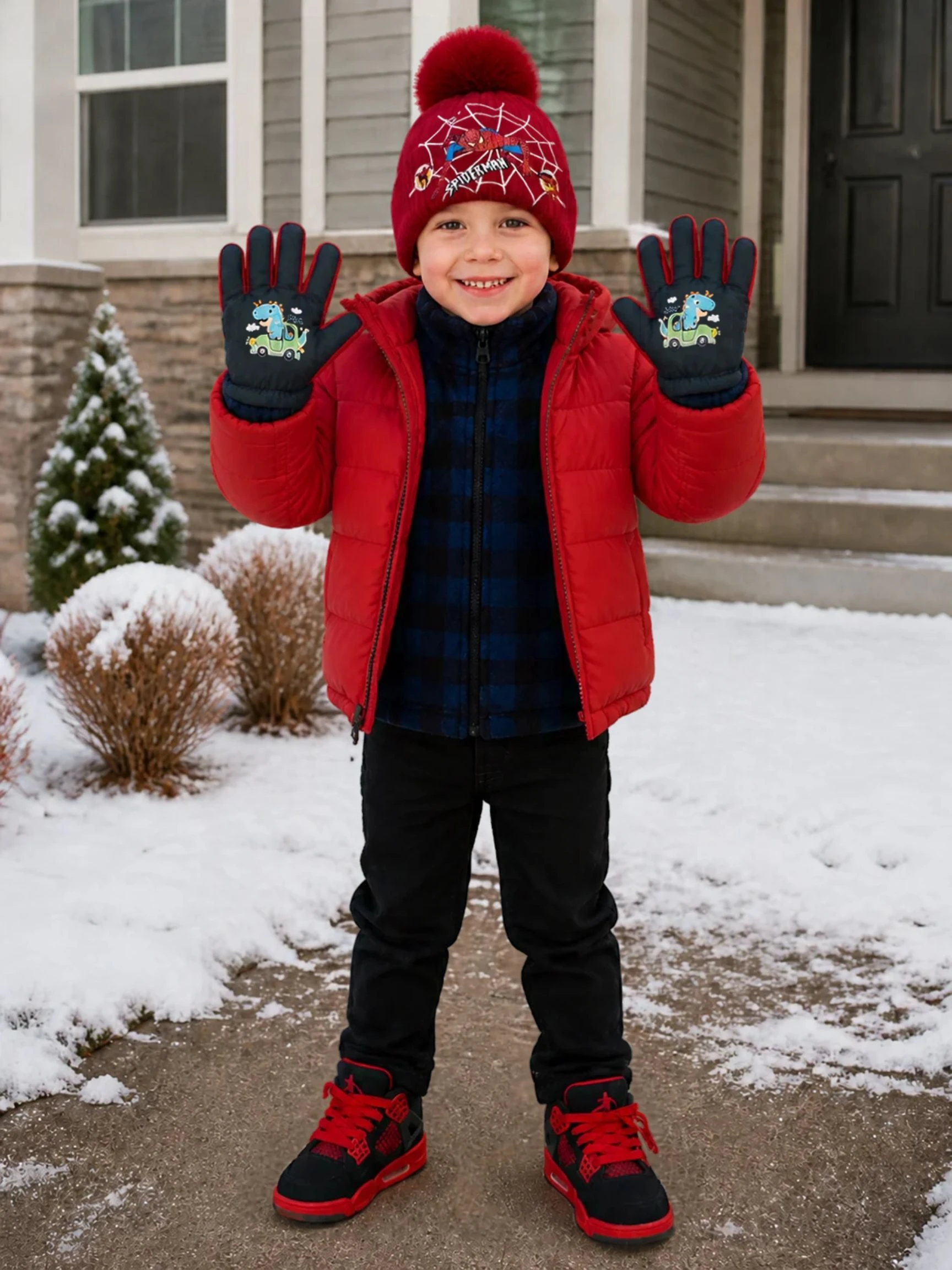 Boys Fun Graphic Winter Gloves &ndash; Warm Waterproof Ski & Snow Gloves for Kids (Ages 5-8)