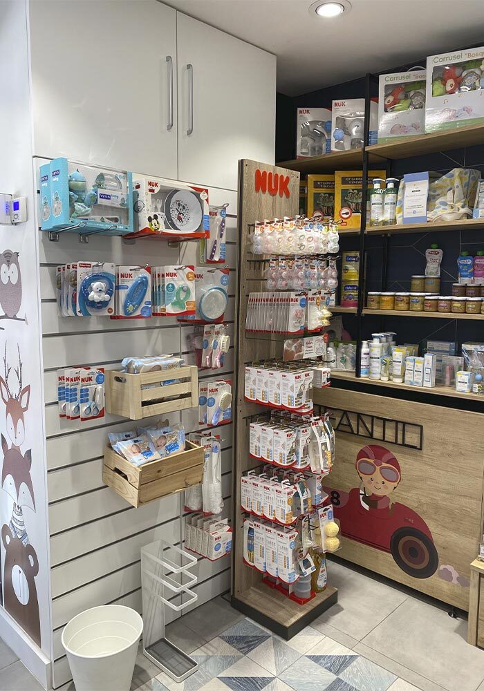 Productos infantiles de la Farmacia Juan de Austria en Chamberí (Madrid)