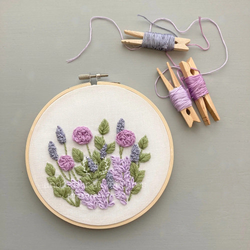 EMROIDERY KIT HAWTHORNE IN LILAC