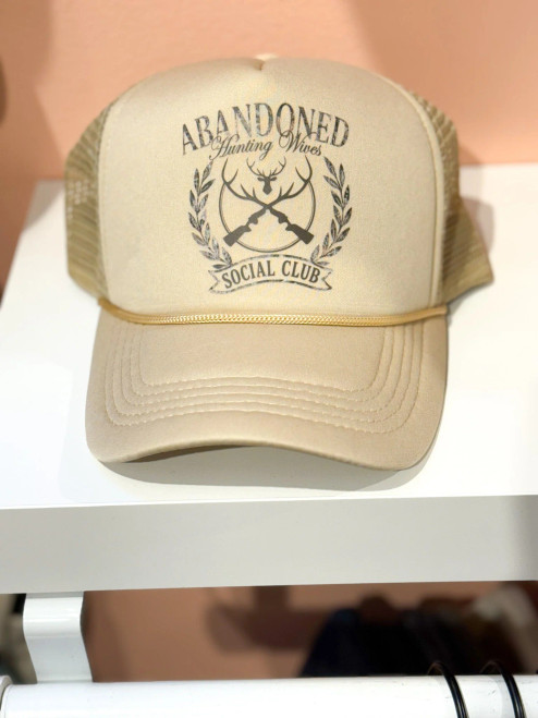 TRUCKER HAT HUNTING WIVES