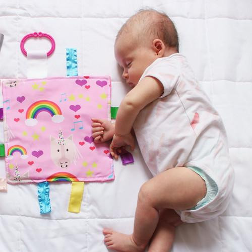 CRINKLE TAG SQUARE 8X8 UNICORN