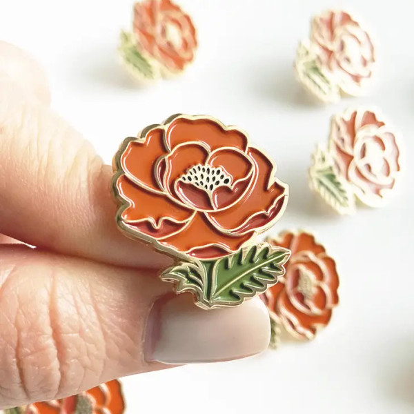 ISABELLE POPPY LAPEL PIN