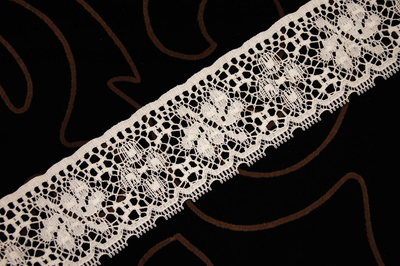 4 lace trim