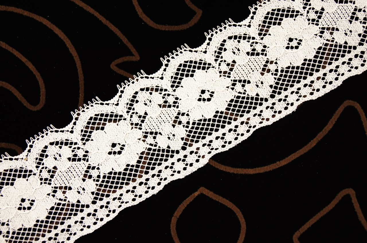 ecru lace trim