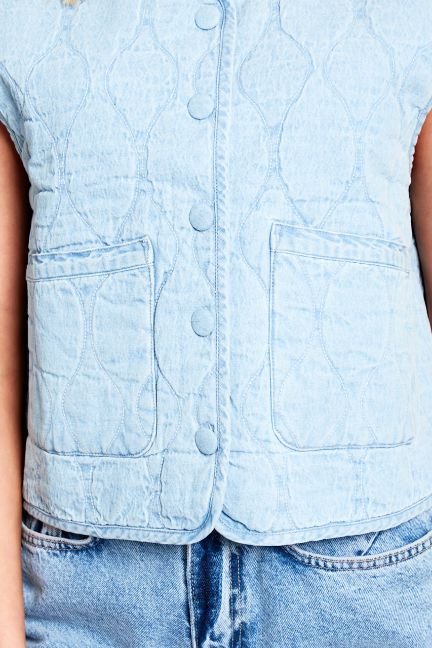 Oversized Boxy Cropped Gilet In Onion Quilt Washed Denim 
