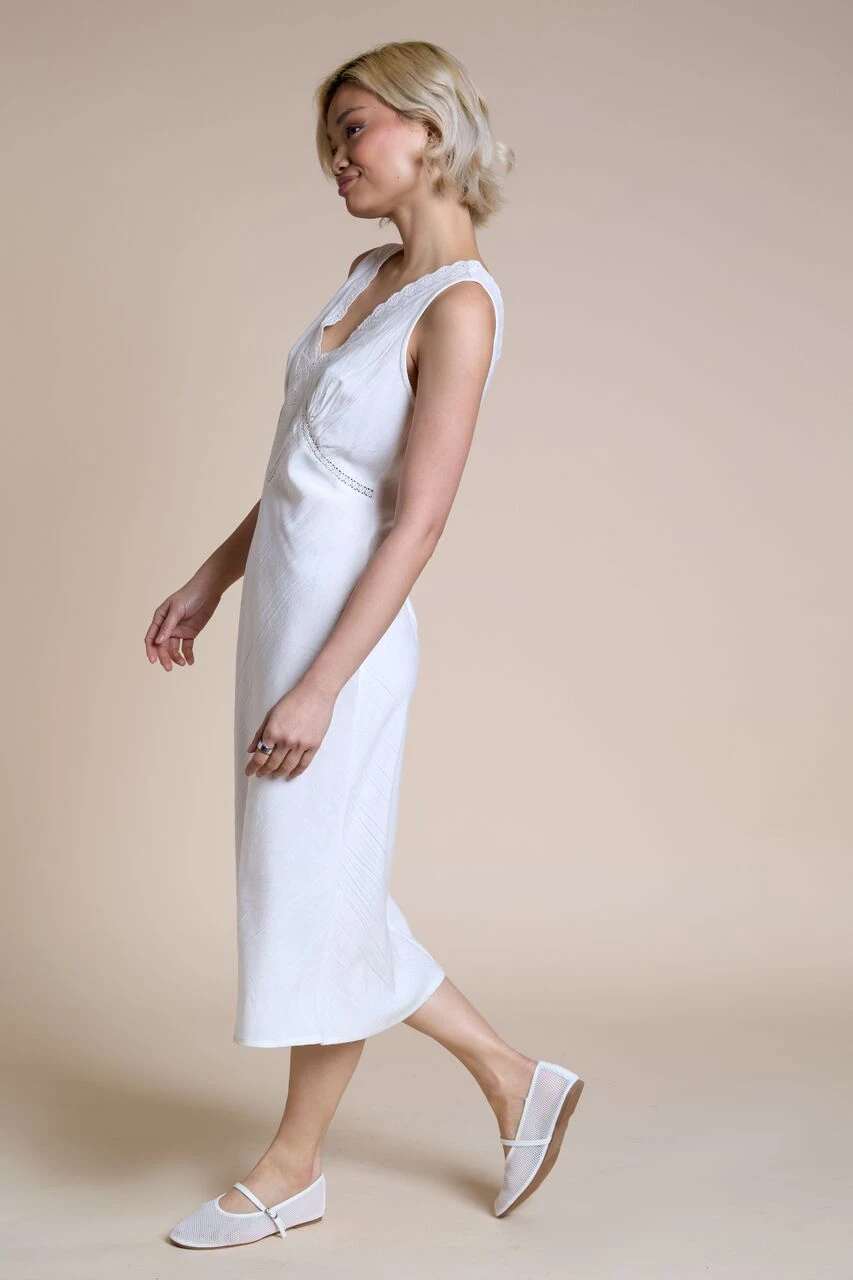 Midaxi V-Neck Lace Detail Dress In White