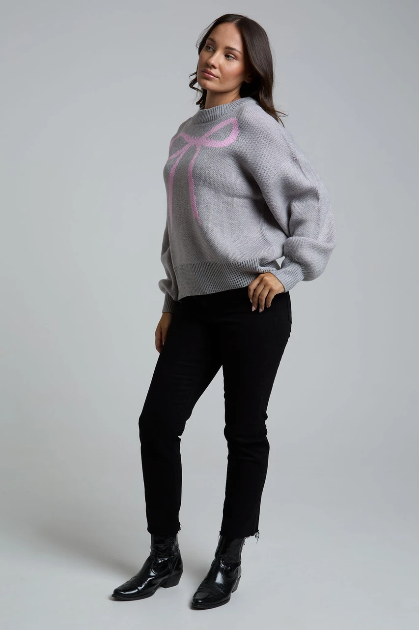 Bow Print Knitted Jumper In Grey 