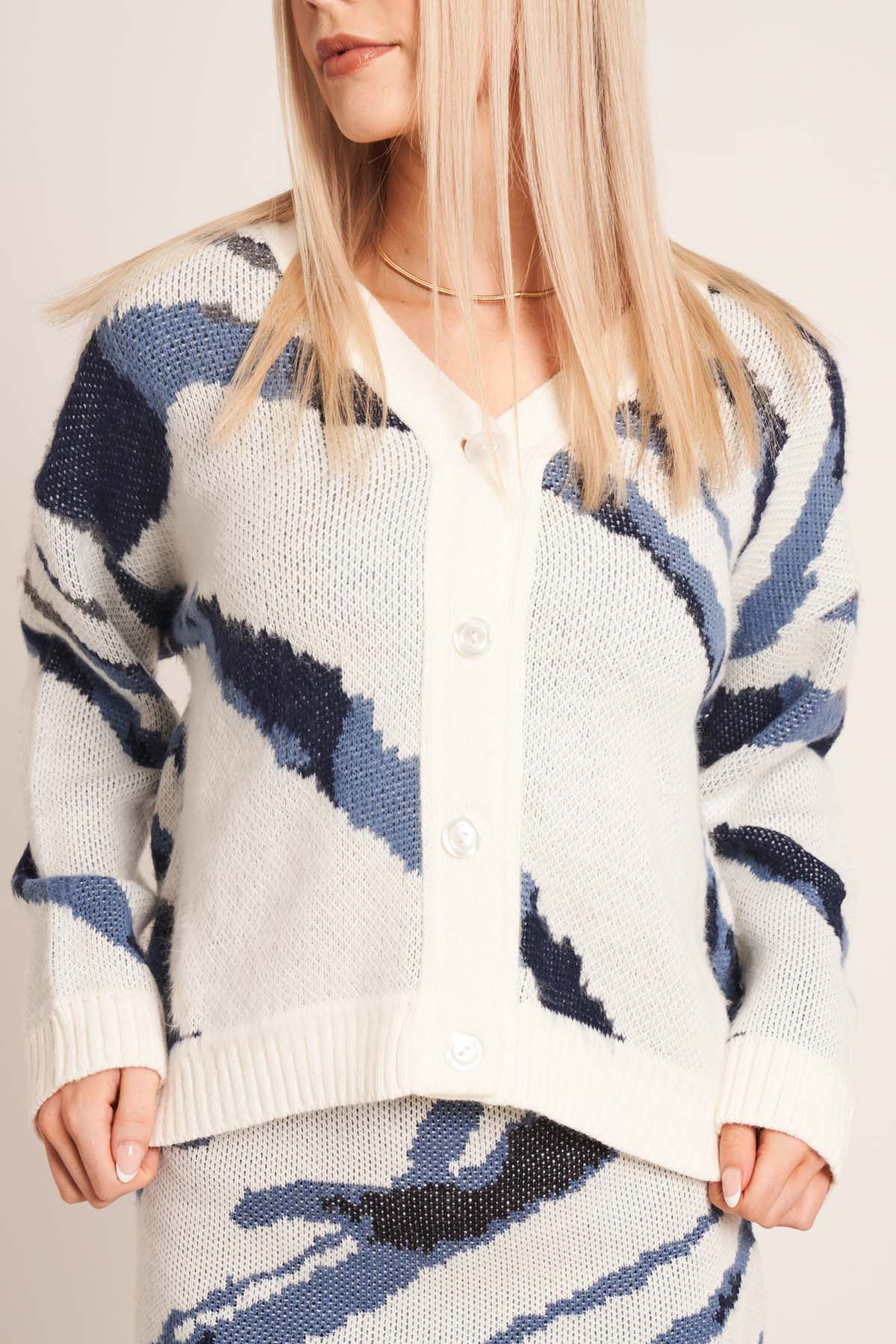 Knitted Intarsia Cardigan l Influence 