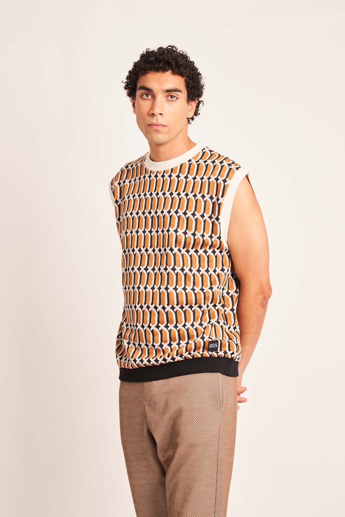 トゥデイフル　todayful Geometric Jacquard Vest Two-tone diamond jacquard vest | Palmes | Shop Men's V-Neck
