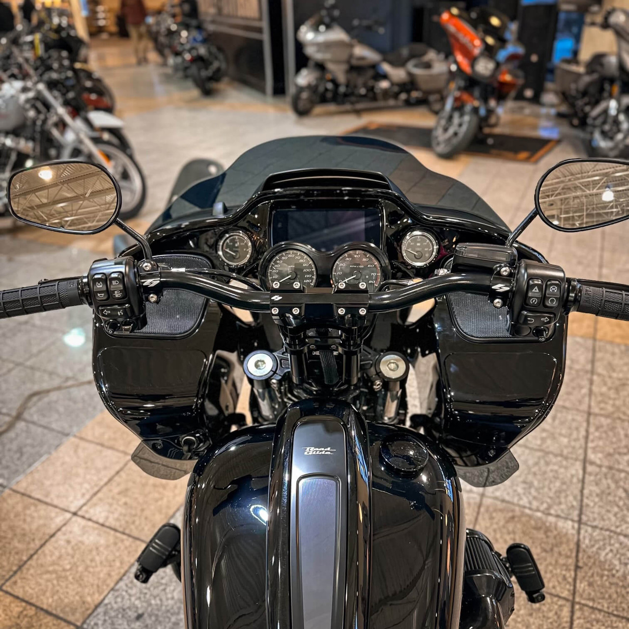 正規品／Kraus その他 ROAD GLIDE PRO KIT-12 FM Fly Bars w/Bezel