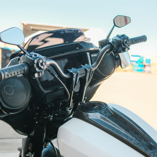 Veloci Street Glide Pullback Plate