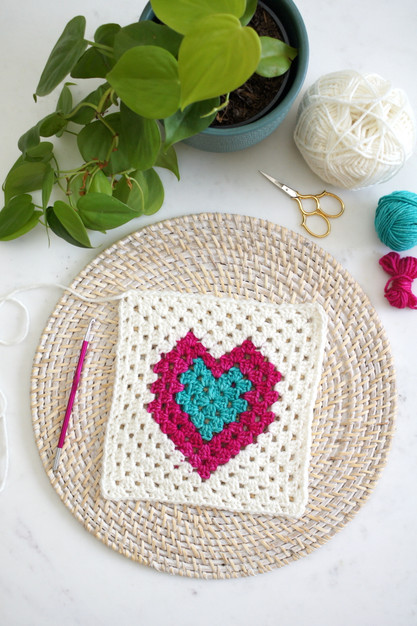 Amour Granny Square PDF Crochet Pattern