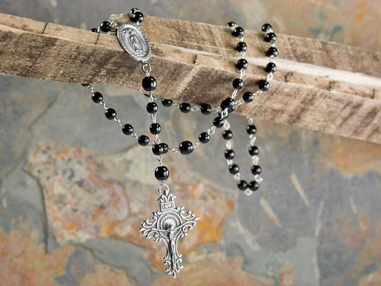 Amazon.com: LUX ACCESSORIES Classic 80s Gothic Rosary Cross Beaded Pendant  Necklace (HEM) : Everything Else