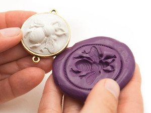 How to Create a Silicone Putty Mold Video How to Create a Silicone Putty Mold Video