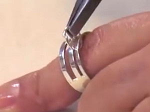 Jump Ring Opener Video Jump Ring Opener Video