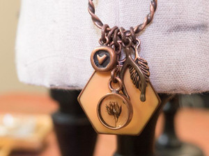 Open Frame Pendants with Epoxy Resin Video Open Frame Pendants with Epoxy Resin Video