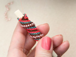 Reversing the Cellini Spiral Stitch Reversing the Cellini Spiral Stitch