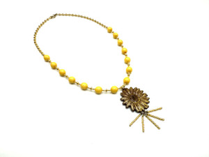 English Daisy Necklace English Daisy Necklace