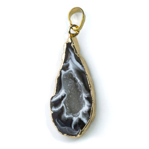 28-35mm Druzy Agate Gold Plated Pendant - Small 28-35mm Druzy Agate Gold Plated Pendant - Small