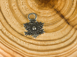 Tibetan Style Alloy Antique Silver Snowflake - 20.5mm