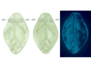 Czech Leaves 12 x 7mm : Glow in the Dark - Crystal (strand) by Starman