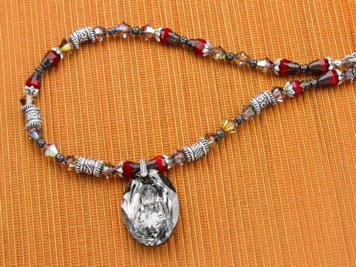 Midnight Buddha Necklace Tutorial