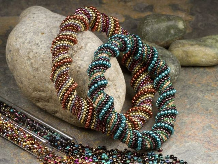 Holiday Spiral Bead Weaving Bracelet Kit  Beaded bracelets tutorial, Seed  bead bracelets tutorials, Seed bead bracelets diy