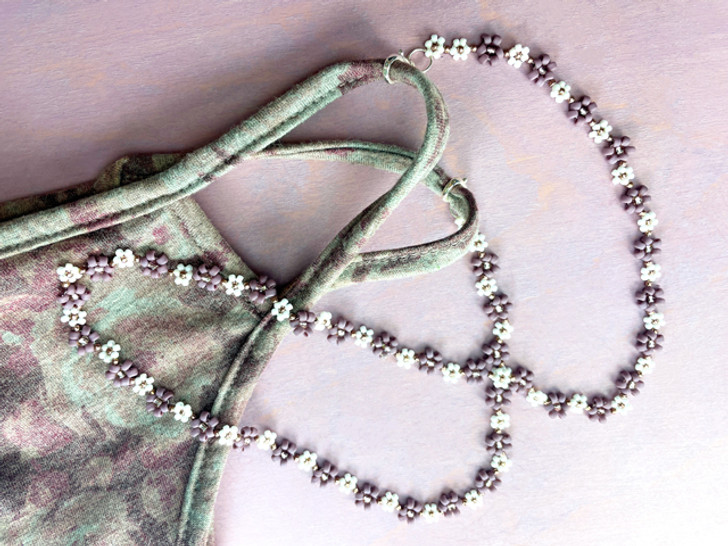 Dainty Daisies Mask Chain Dainty Daisies Mask Chain