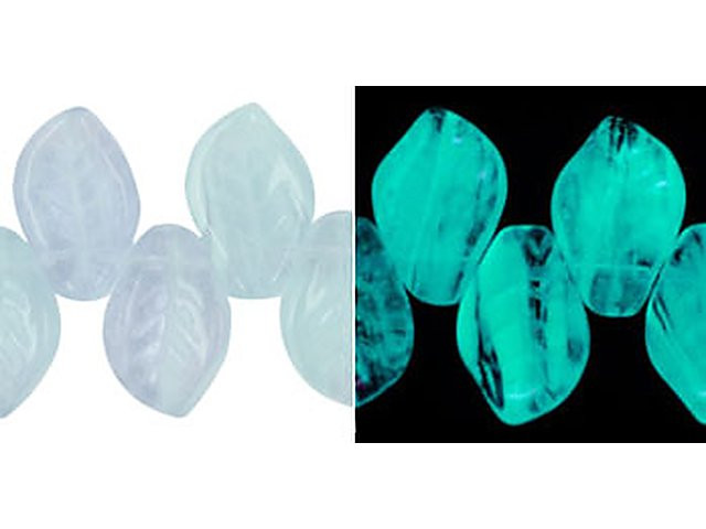 Czech Leaves 14 x 9mm : Glow in the Dark Alexandrite (strand) by Starman