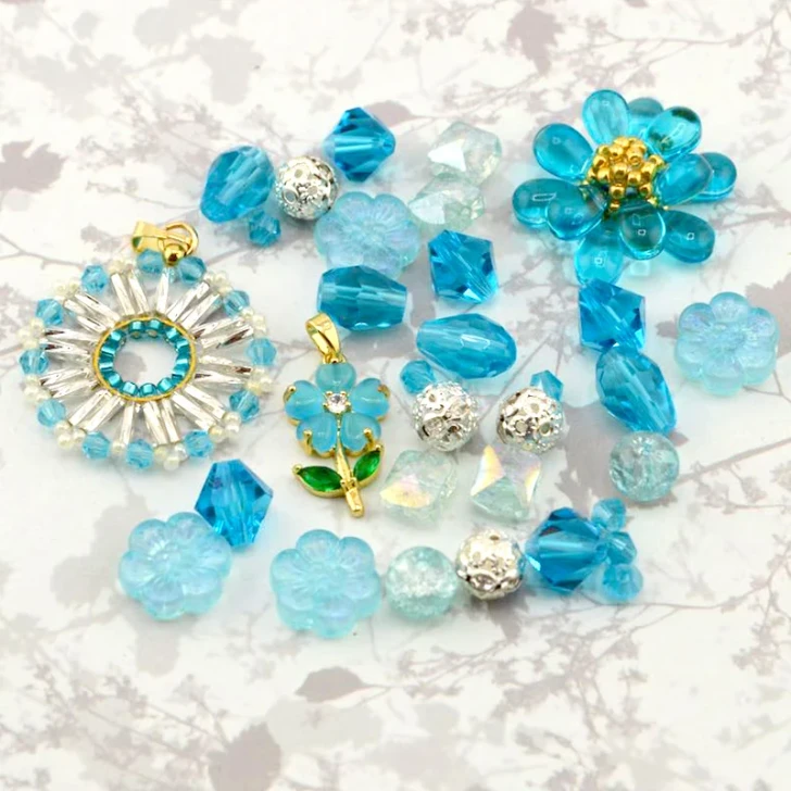 Jesse James Beads Bead Mix - Blooming in Winter