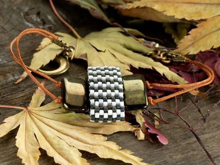 Prairie Trail Carrier Bead Bracelet