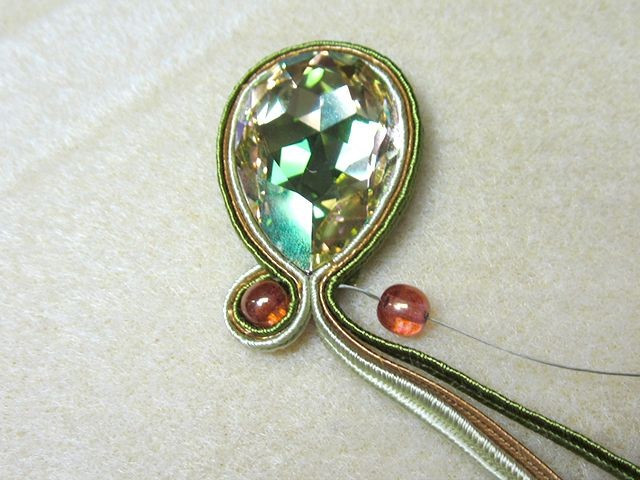 Soutache Using a Cabochon