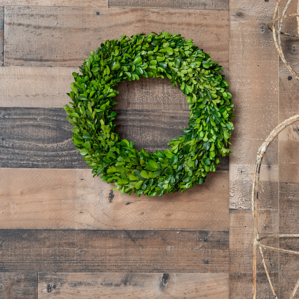 PRESERVED BOXWOOD COUNTRY MANOR WREATH - ROUND - 14"