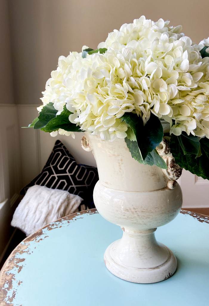 Hydrangea Pick - White | Mills Floral Company